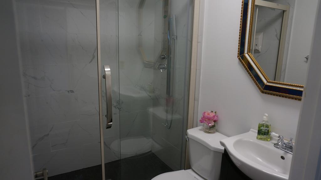 Margie Townhome Suites โตรอนโต ภายนอก รูปภาพ