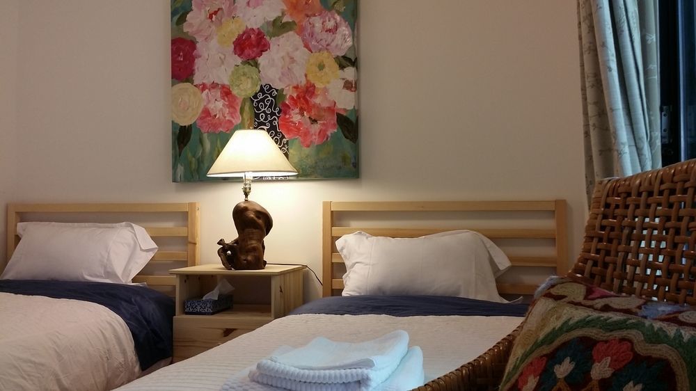 Margie Townhome Suites โตรอนโต ภายนอก รูปภาพ