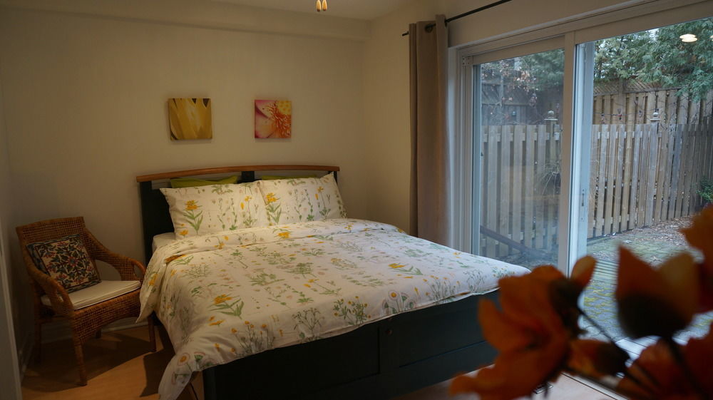 Margie Townhome Suites โตรอนโต ภายนอก รูปภาพ