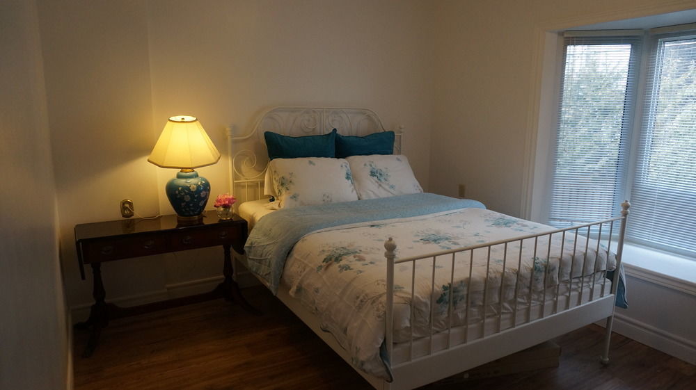 Margie Townhome Suites โตรอนโต ภายนอก รูปภาพ