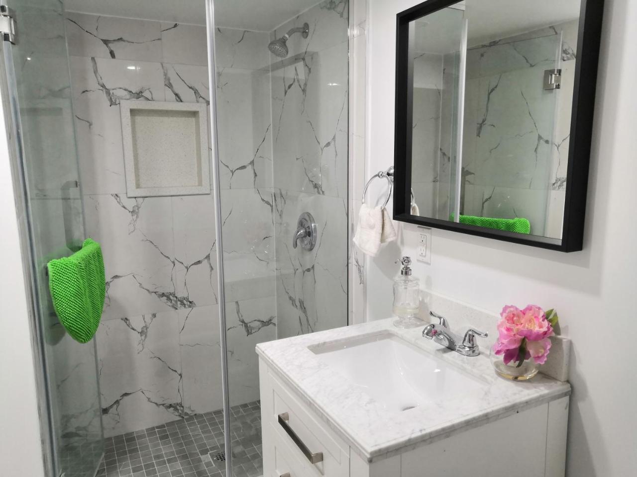Margie Townhome Suites โตรอนโต ภายนอก รูปภาพ