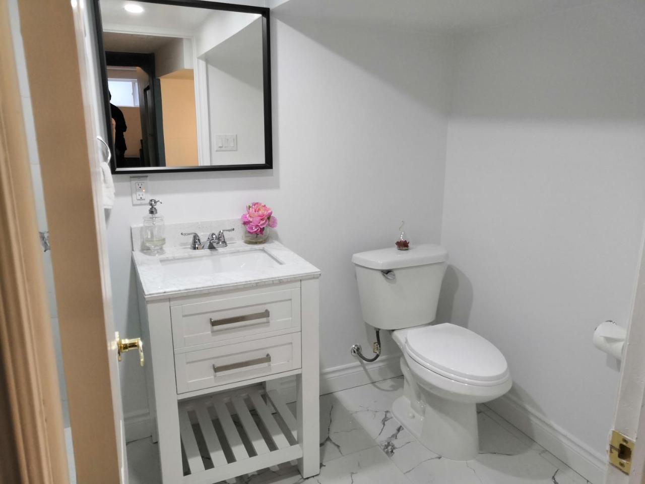 Margie Townhome Suites โตรอนโต ภายนอก รูปภาพ
